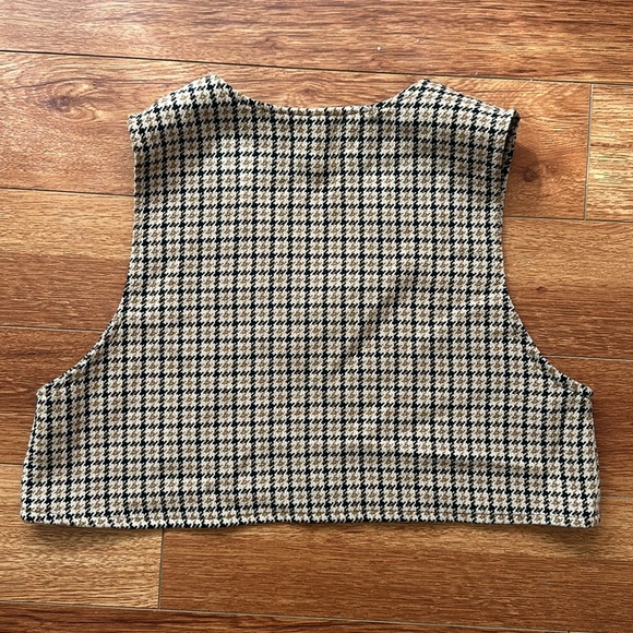 MAISON CLEO CROP VEST - Picture 8 of 8